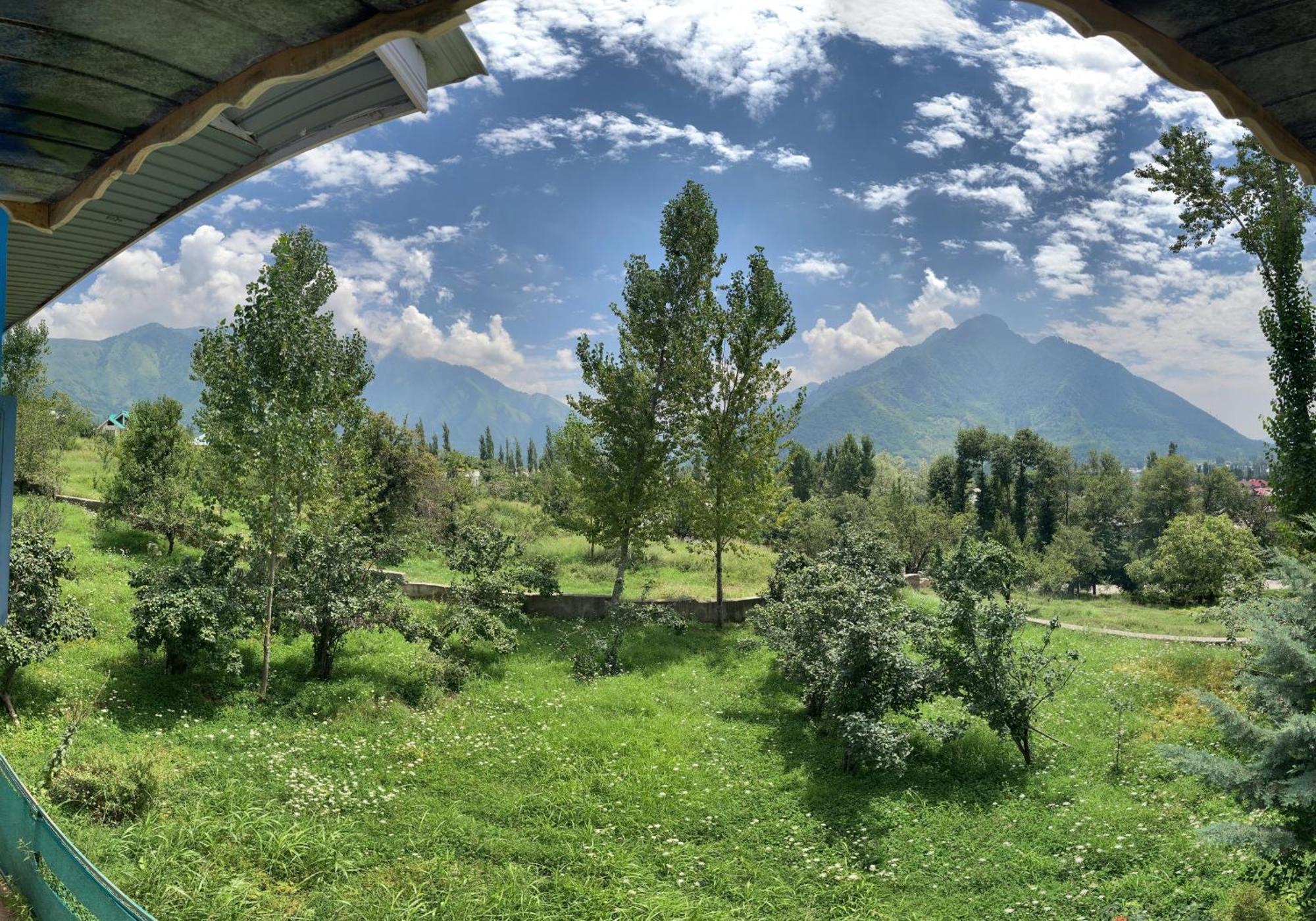 Nasheman Resorts Srinagar  Exterior photo